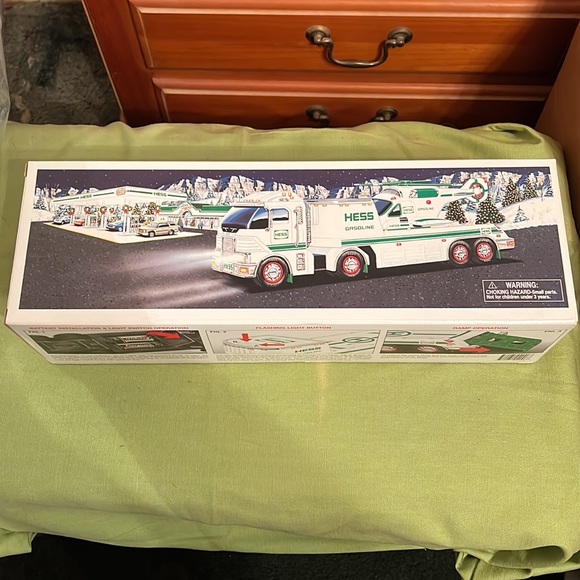 Hess 2006 toy truck and helicopter UNOPENED - Picture 2 of 5